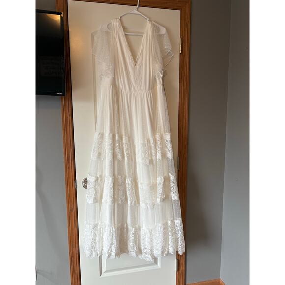 Torrid Ivory Lace A-line Boho Wedding Dress Size 22 NWT - Picture 4 of 10